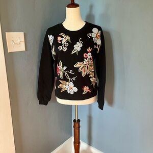 NWT Paparazzi embroidered sweatshirt, black background, size M